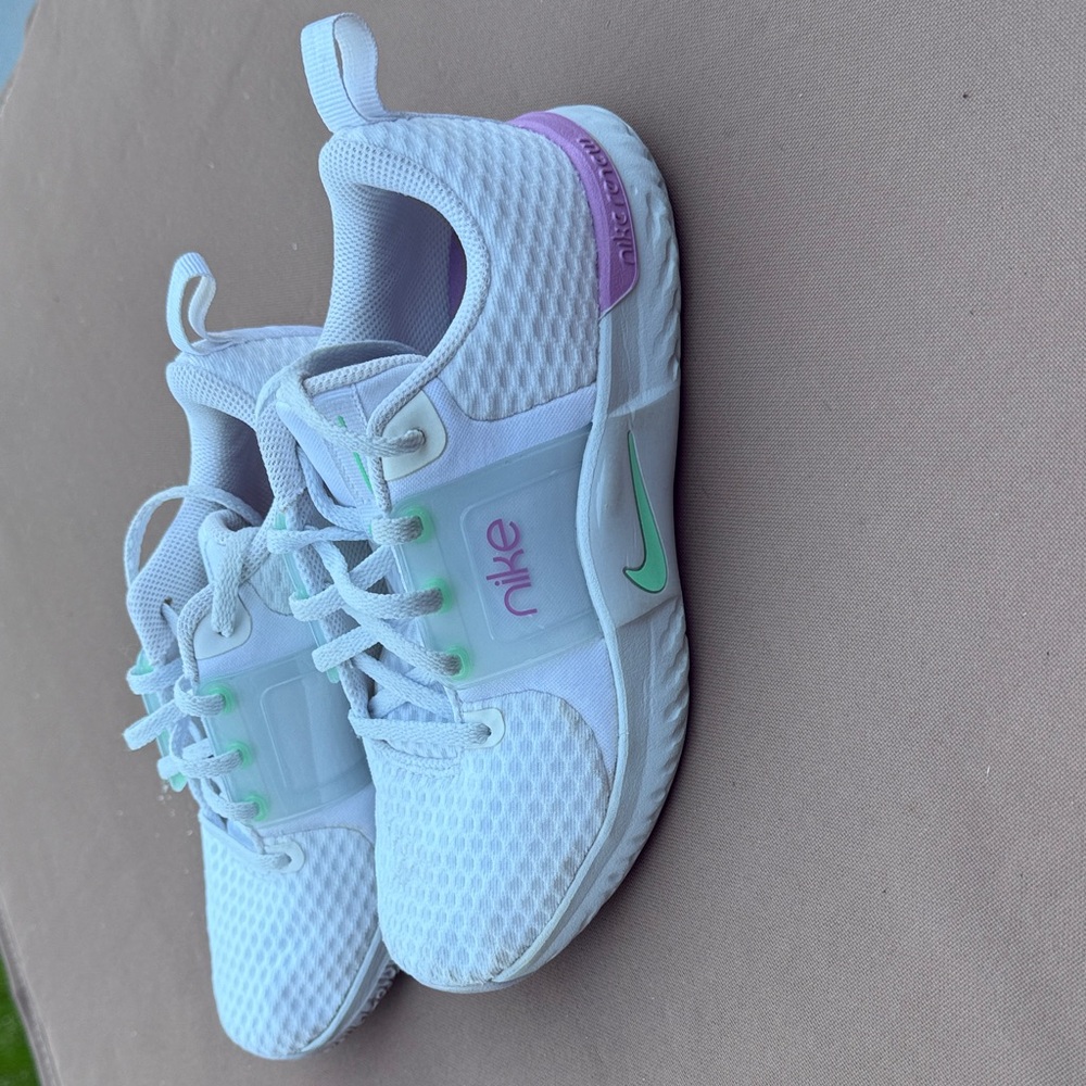 Nike Women’s White running shoes